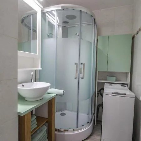 Apartment T2 Boulouris -st Raphael, 150 Metres De La Saint-Raphael (Var)